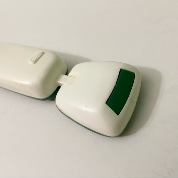 Vintage Sindy Pedigree Vacuum Cleaner and Garbage Can Doll Accessories - Picture 8 of 16